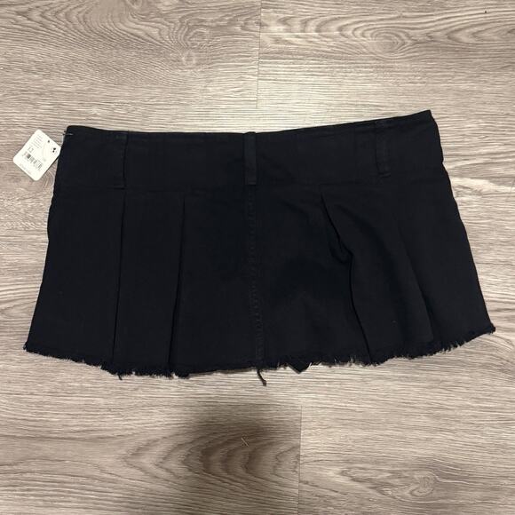 Free People NEW Black Micro Pleated Mini Skort Skirt 12 Grunge Y2K Academia - Picture 3 of 8